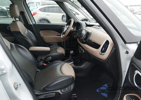 2014 Fiat 500L Lounge z USA, uszkodzony, nr VIN ZFBCFACH6EZ007446